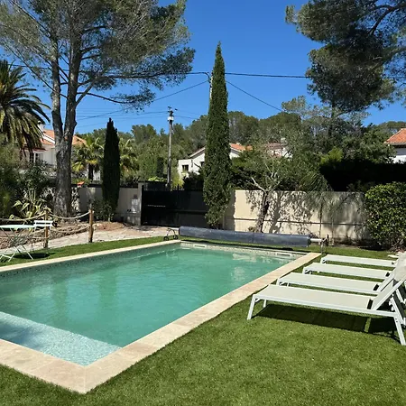 Vila De Charme Avec Piscine Jardin Raphael