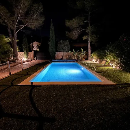 De Charme Avec Piscine Jardin Raphael * Saint-Raphael (Var)
